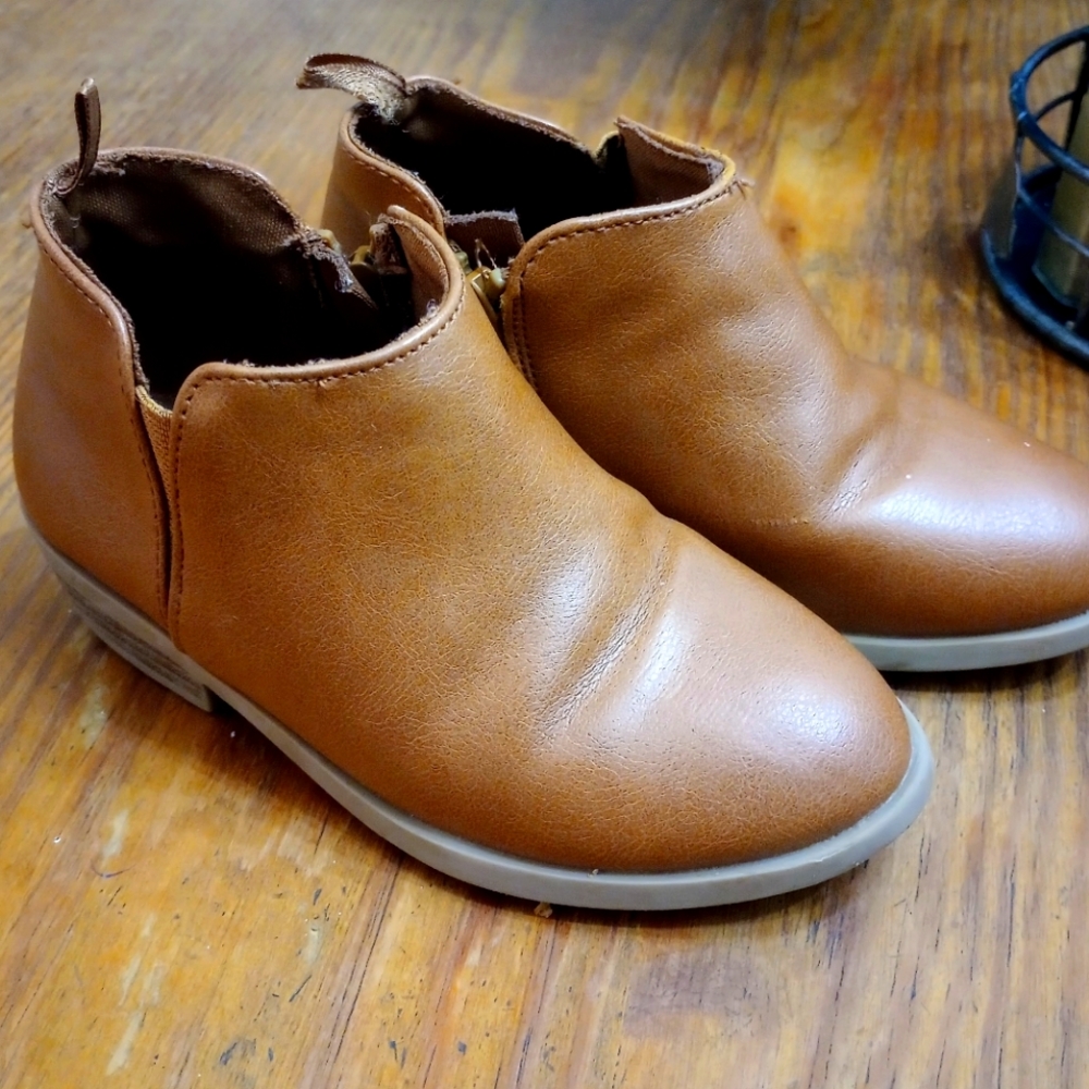 Camel toddler booties